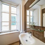 Sunce Palace With Free Offsite Parking Apartment *