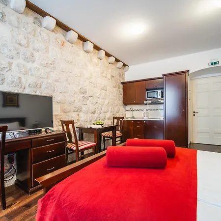 Sunce Palace With Free Offsite Parking Apartmán