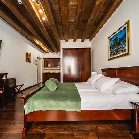 Sunce Palace With Free Offsite Parking Daire *