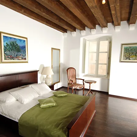 Sunce Palace With Free Offsite Parking Apartmán *