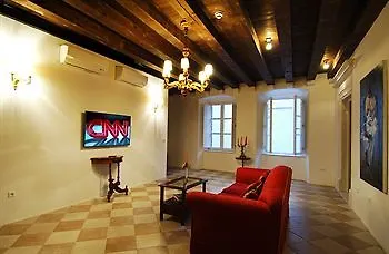 Sunce Palace With Free Offsite Parking Daire *