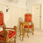 Sunce Palace With Free Offsite Parking Appartamento