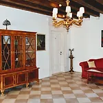 Sunce Palace With Free Offsite Parking Appartamento