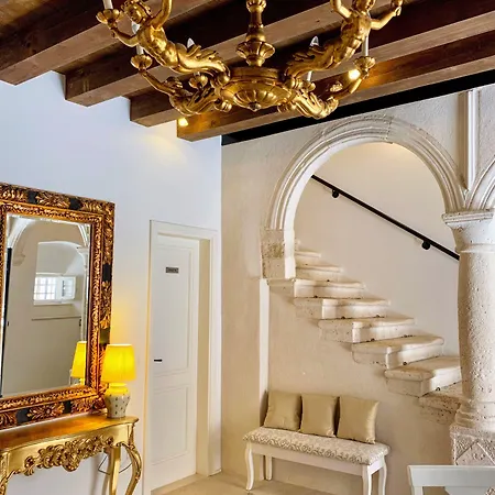 Sunce Palace With Free Offsite Parking Apartment *