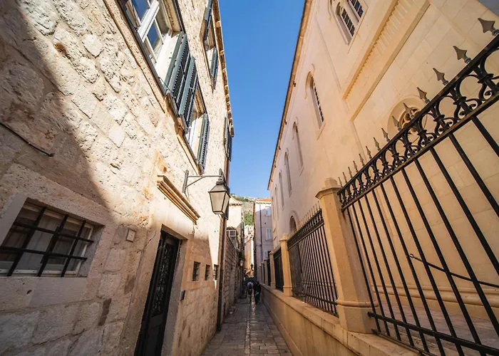 Sunce Palace With Free Offsite Parking Διαμέρισμα